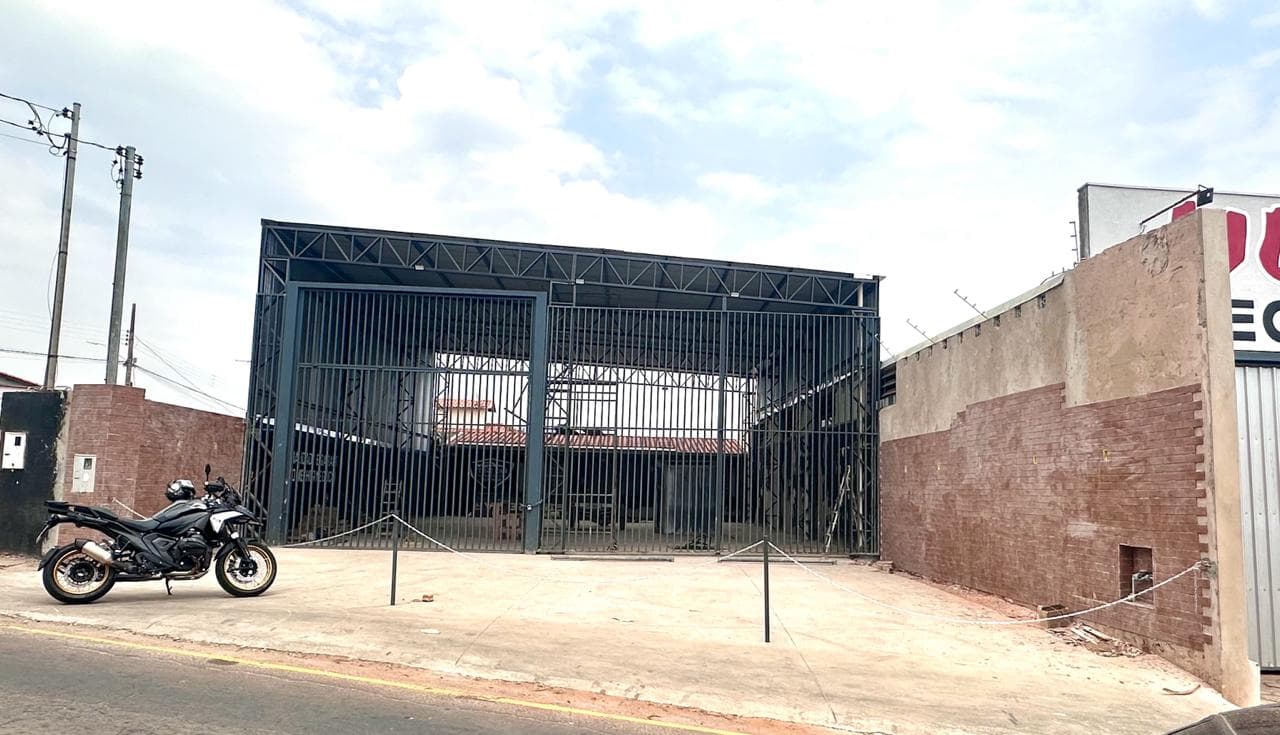 A construção da loja — cada tijolo com propósito