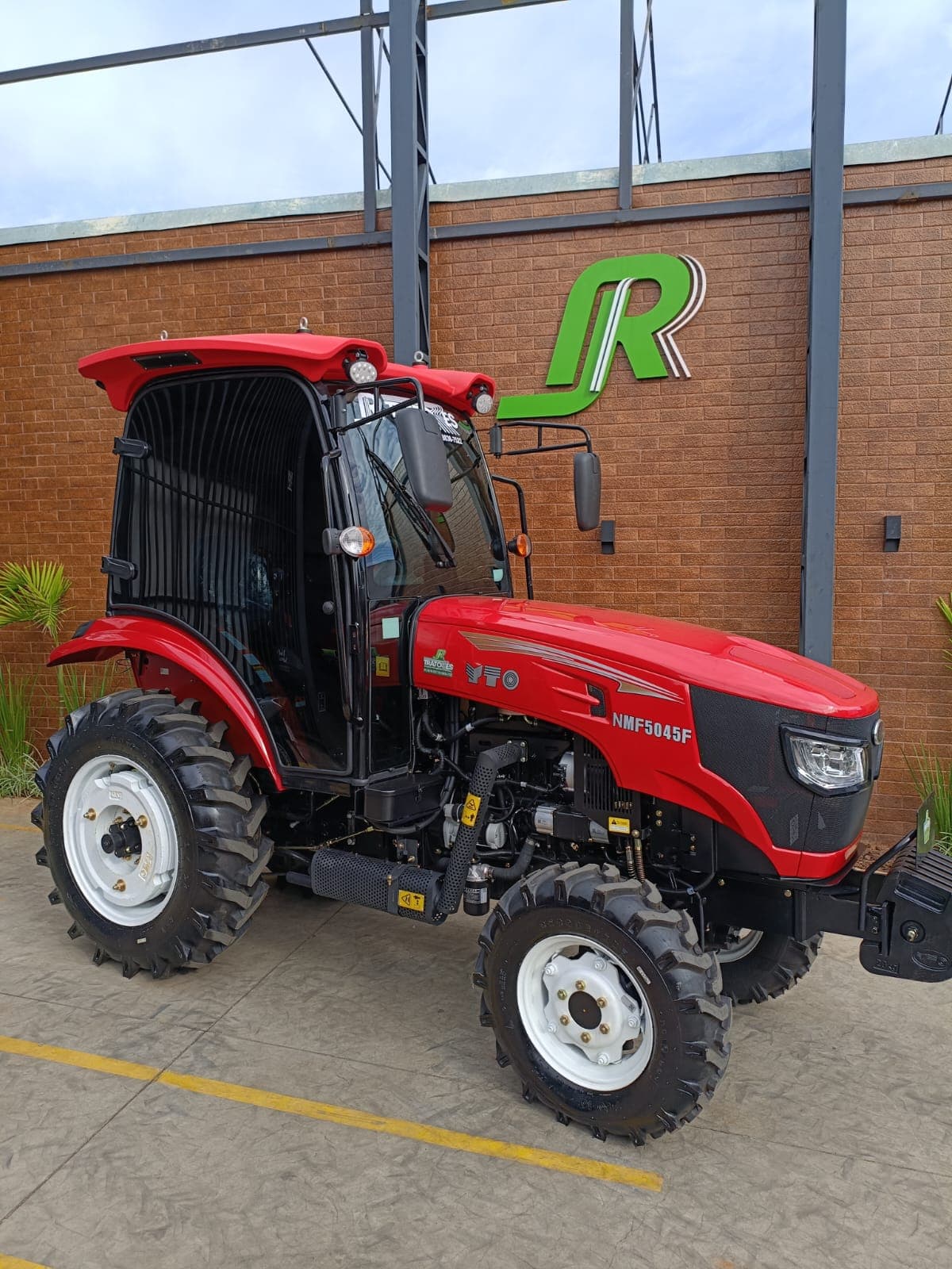 Trator Yto NMF5045-F